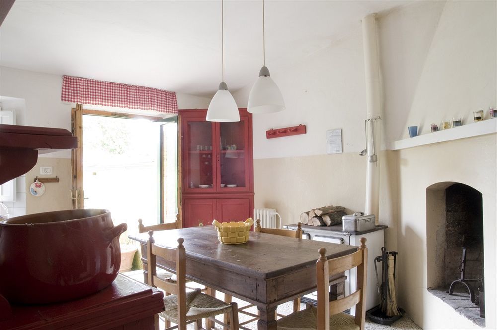 Fattoria Di Bacchereto - Guest House Esterno foto